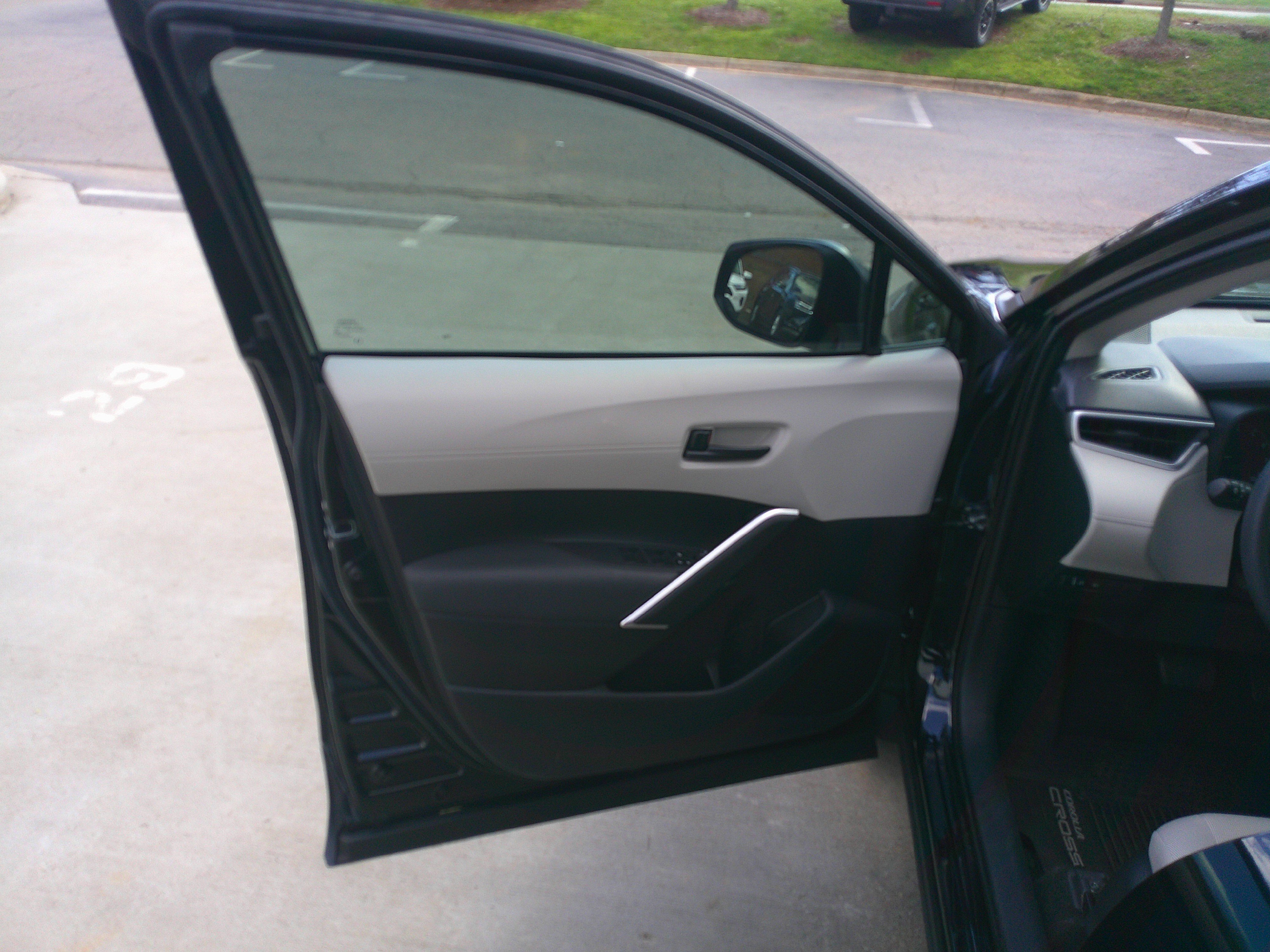 Used 2023 Toyota Corolla Cross L image 17