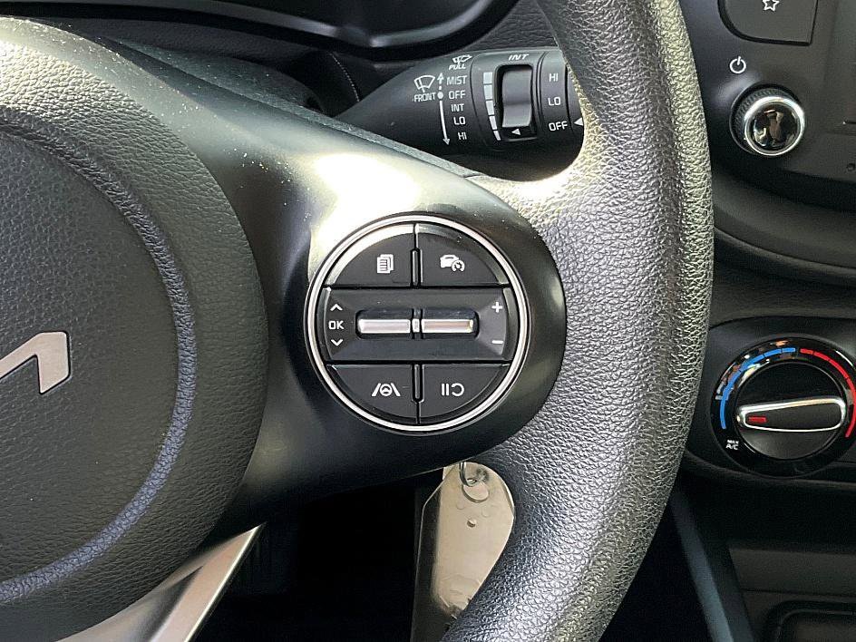 Used 2023 Kia Soul LX w/ LX Technology Package image 24
