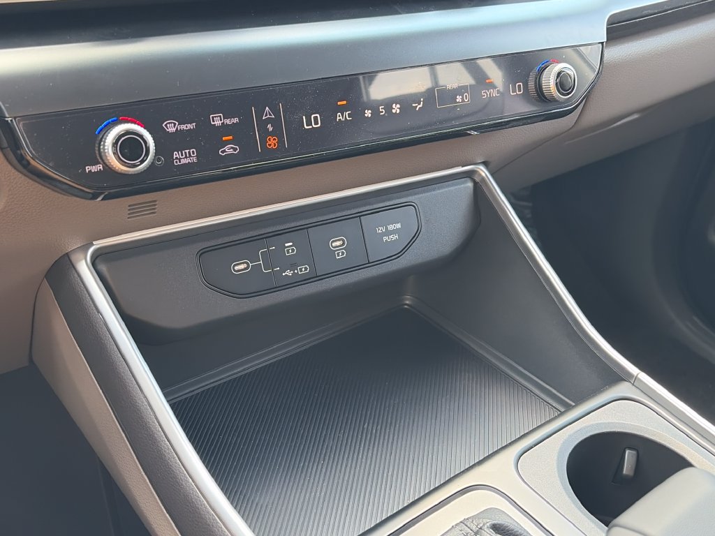 New 2027 Kia Carnival FWD image 21