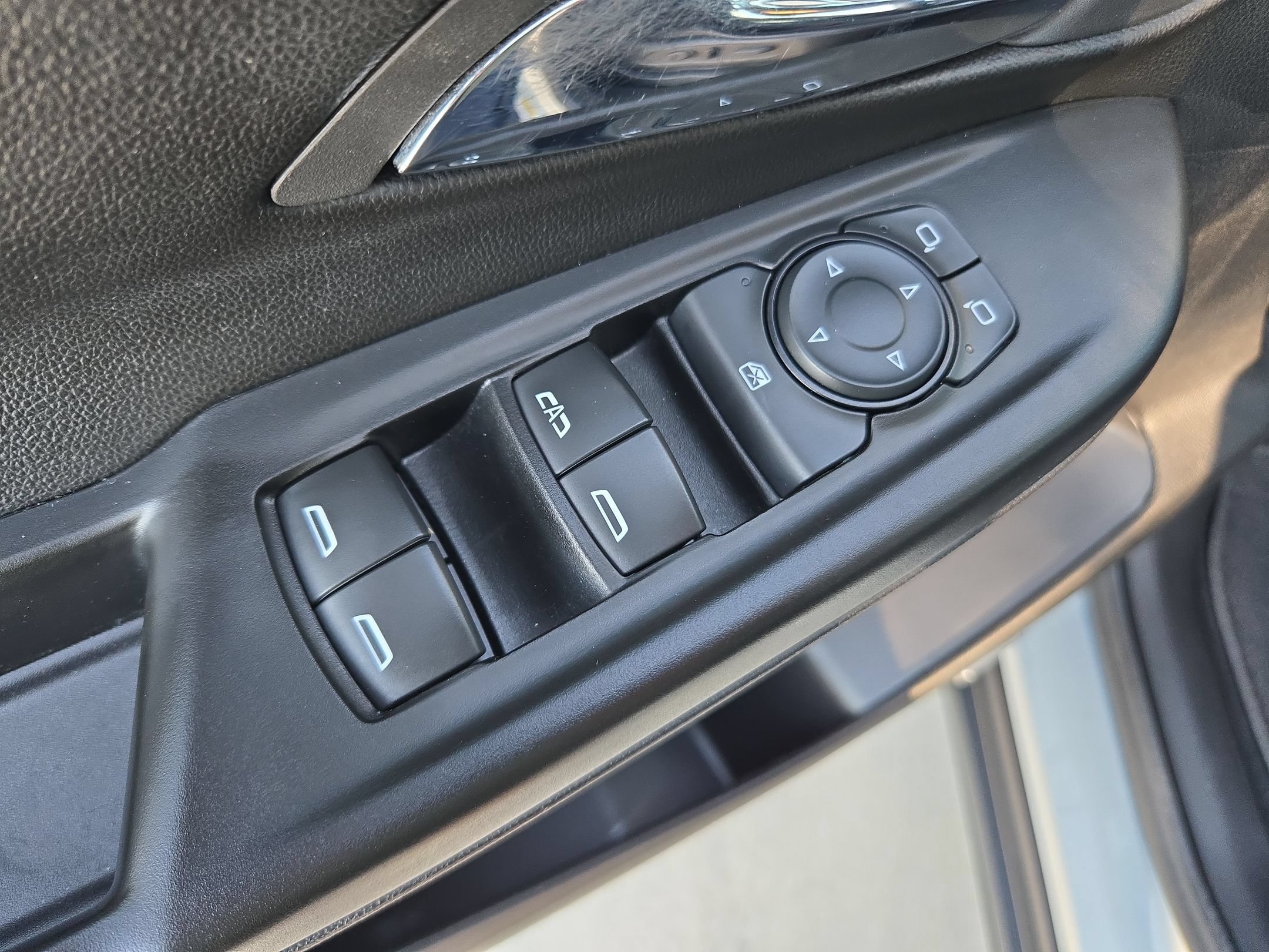 Certified 2023 Chevrolet Bolt LT w/ Infotainment Package FWD image 12