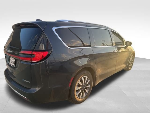 Used 2021 Chrysler Pacifica Touring-L image 12