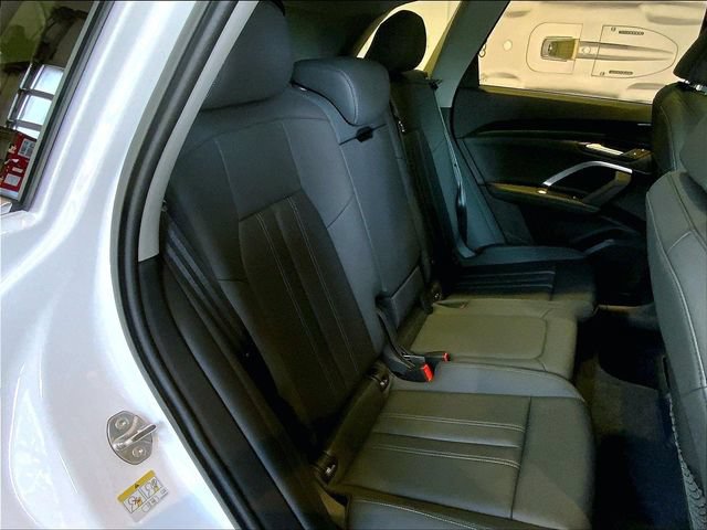 Certified 2025 Audi Q5 Premium w/ Convenience Package AWD/4WD image 22