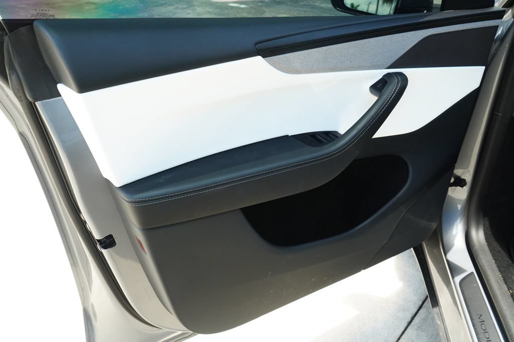 Used 2026 Tesla Model Y AWD image 22