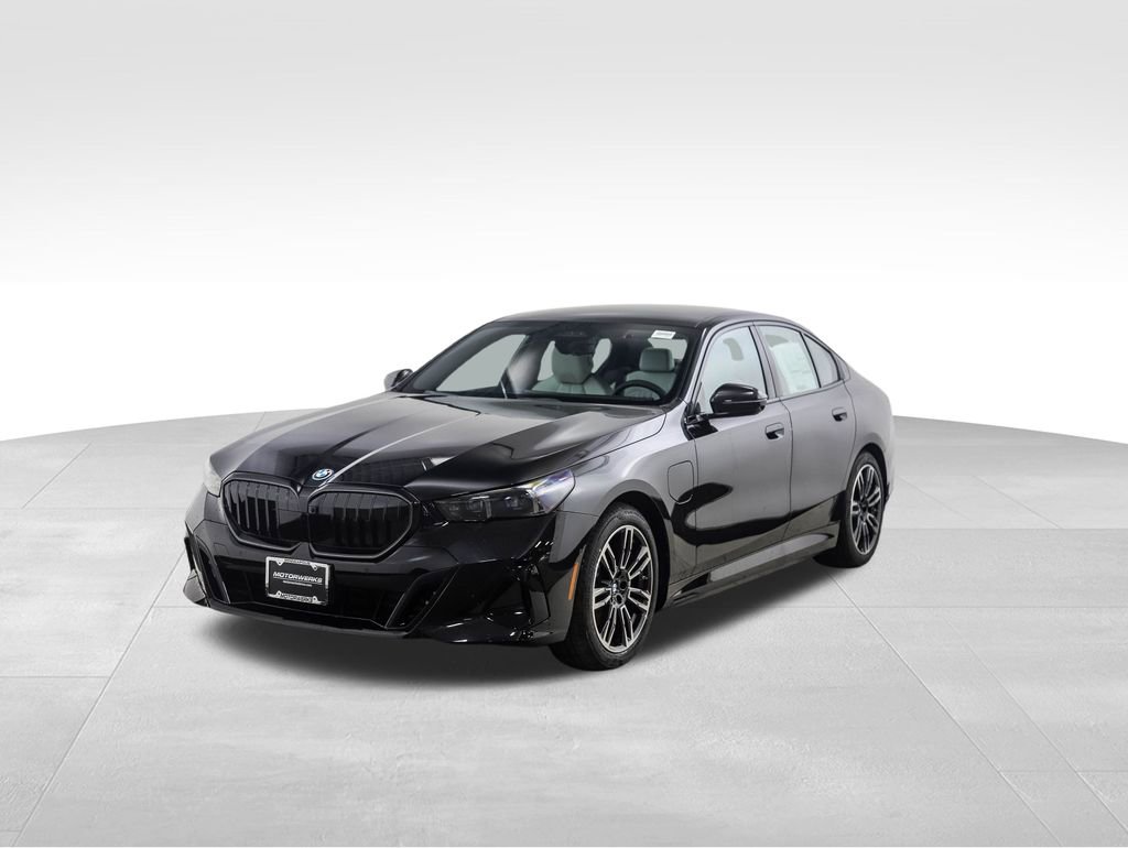 New 2026 BMW 550e xDrive w/ Executive Package