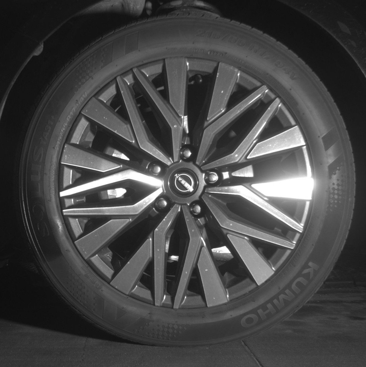 Used 2025 Nissan Altima 2.5 SV FWD image 12