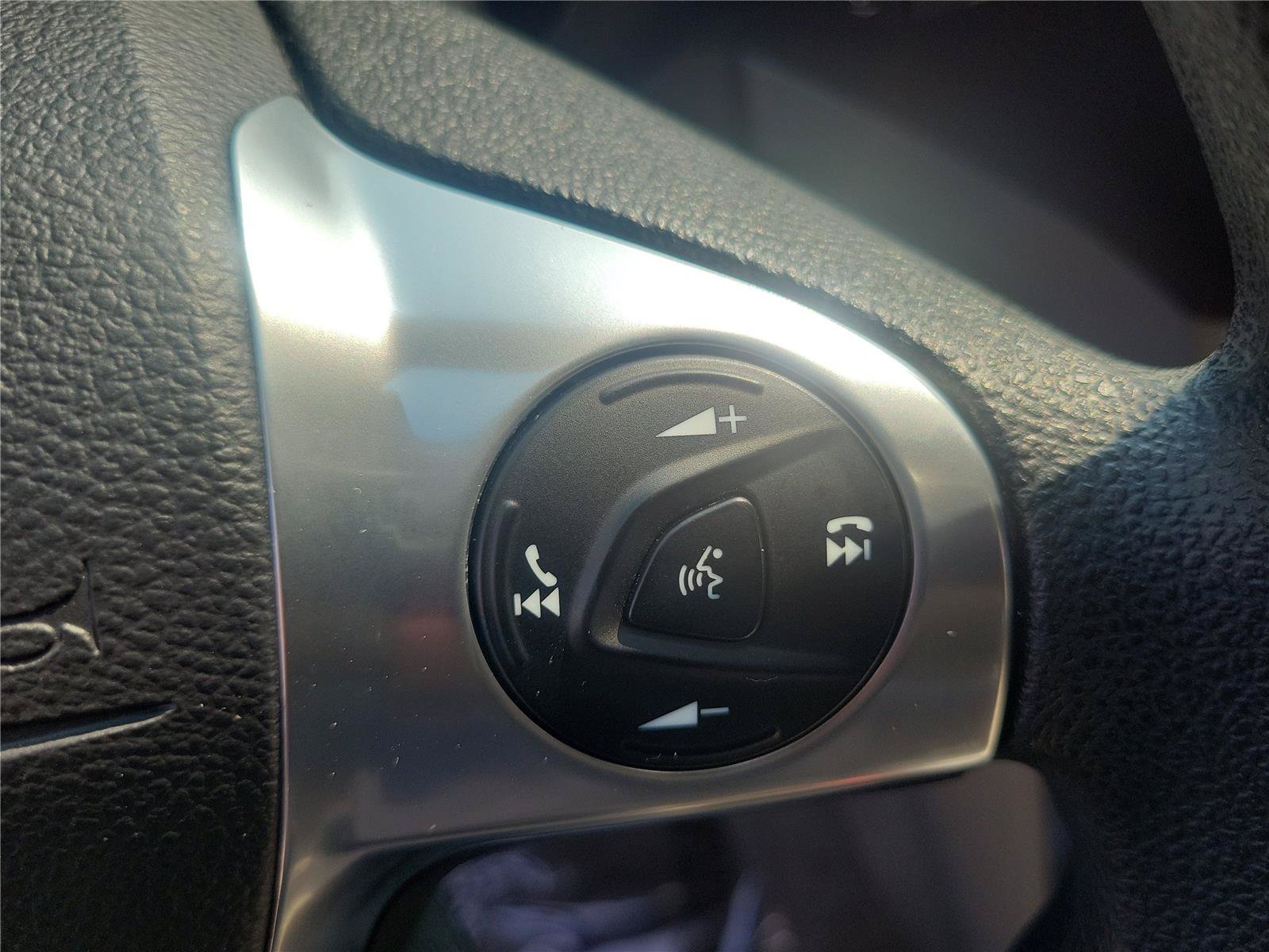 Used 2016 Ford Escape SE FWD image 25
