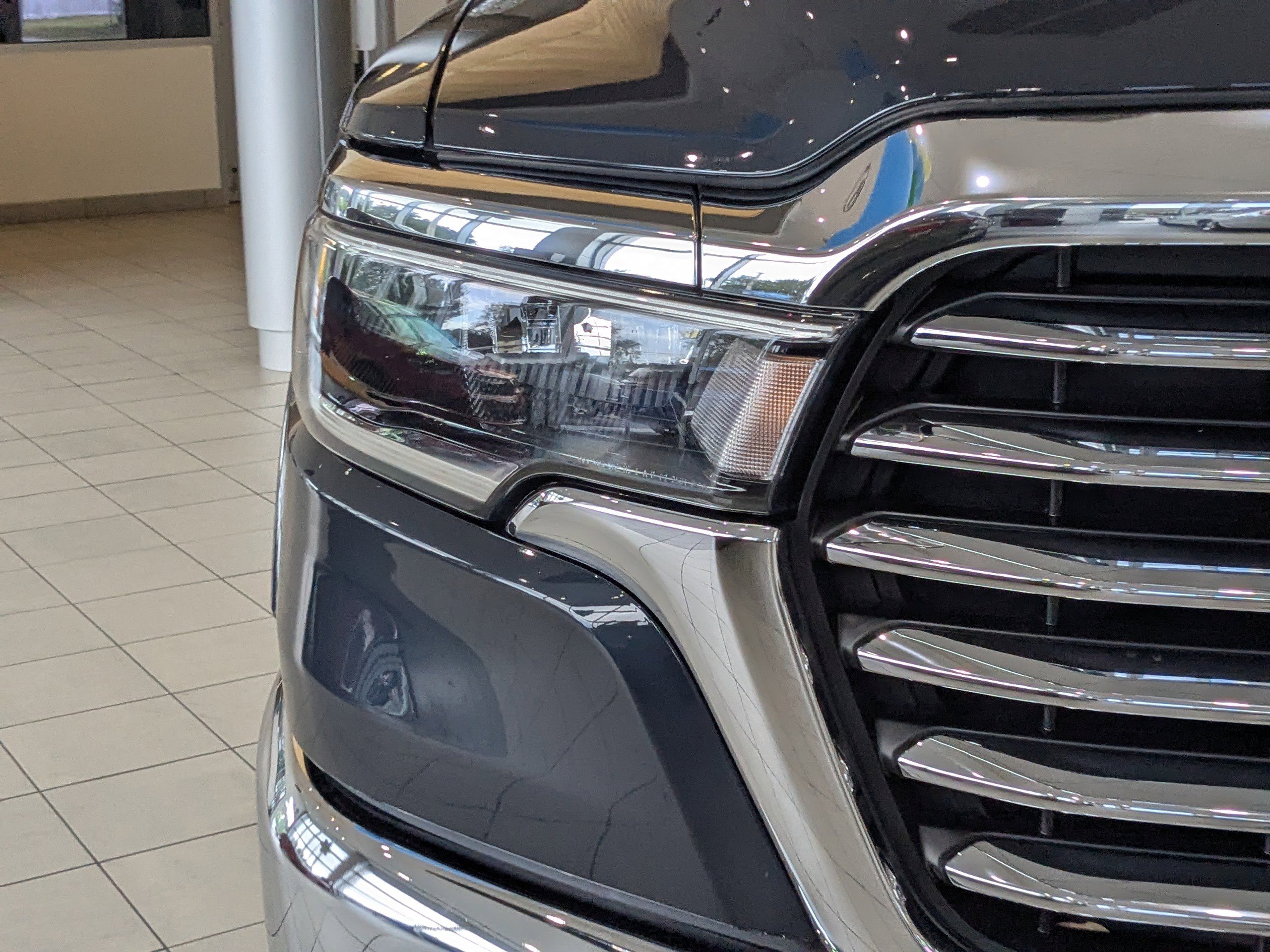 New 2026 RAM 1500 Laramie AWD/4WD image 9