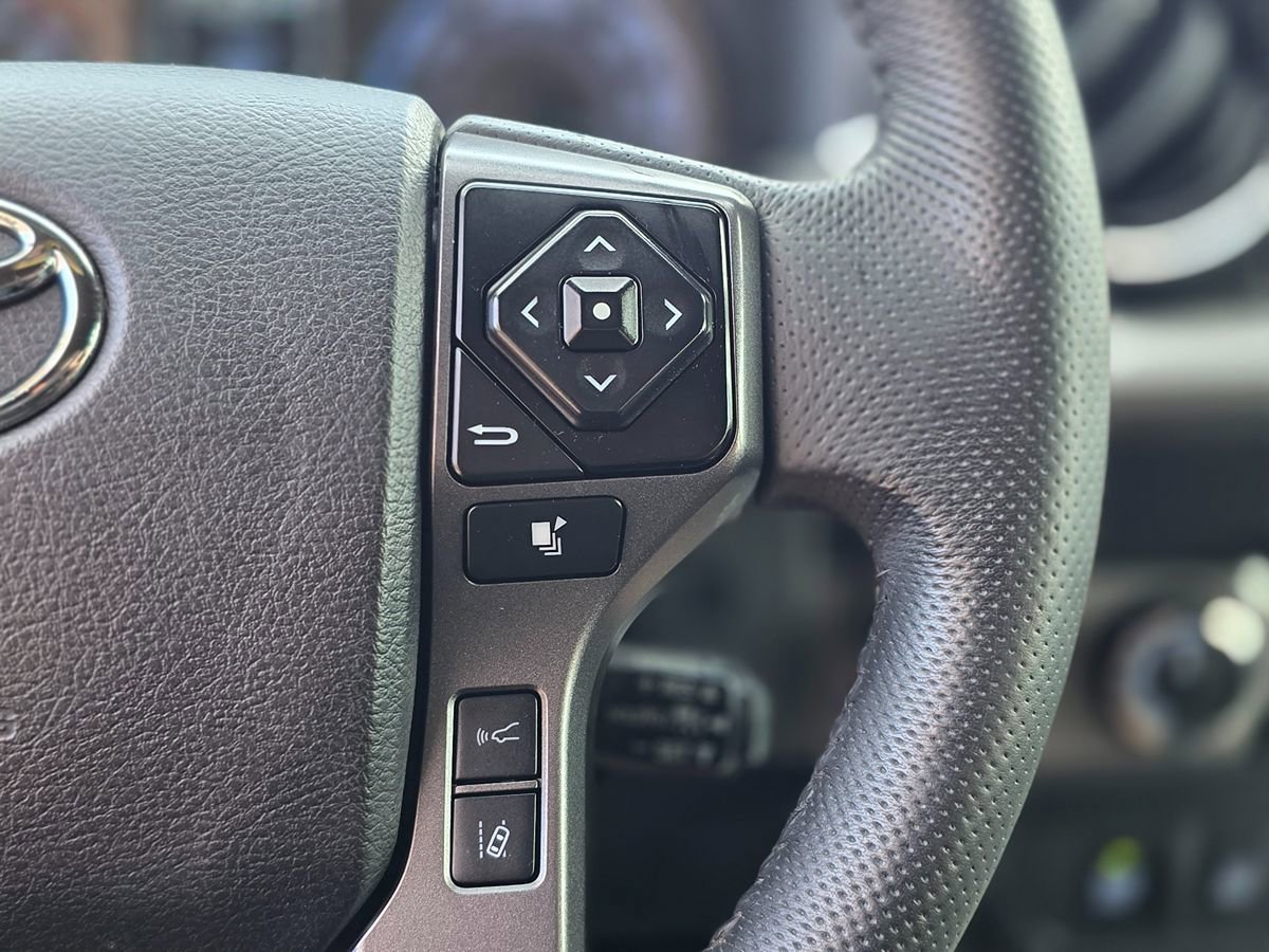 Used 2022 Toyota Tacoma TRD Off-Road w/ Technology Package AWD/4WD image 34