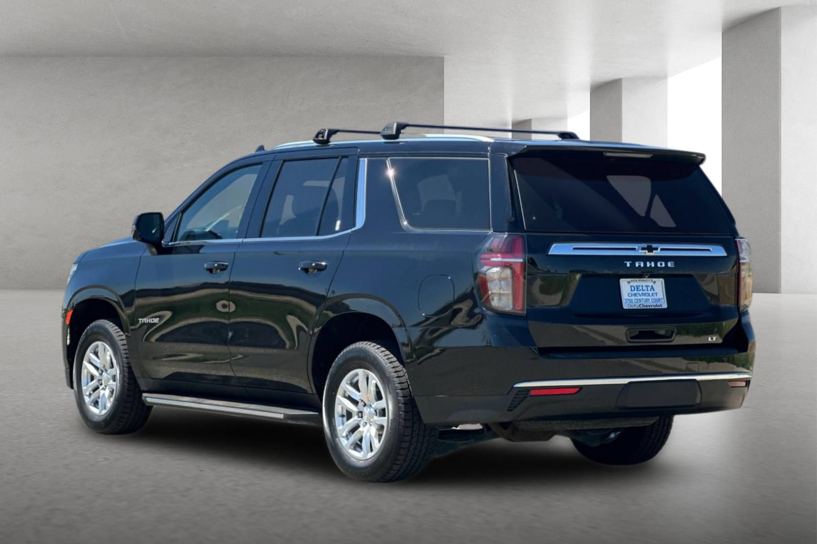 Used 2022 Chevrolet Tahoe LT w/ Luxury Package AWD/4WD image 6
