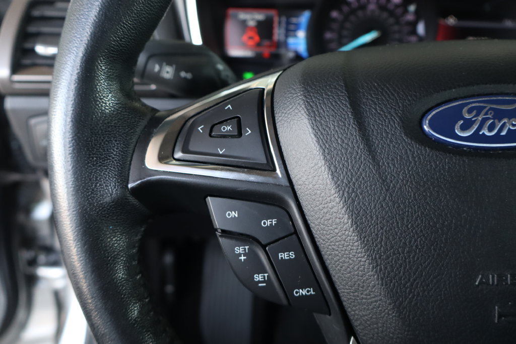 Used 2020 Ford Fusion SEL FWD image 19