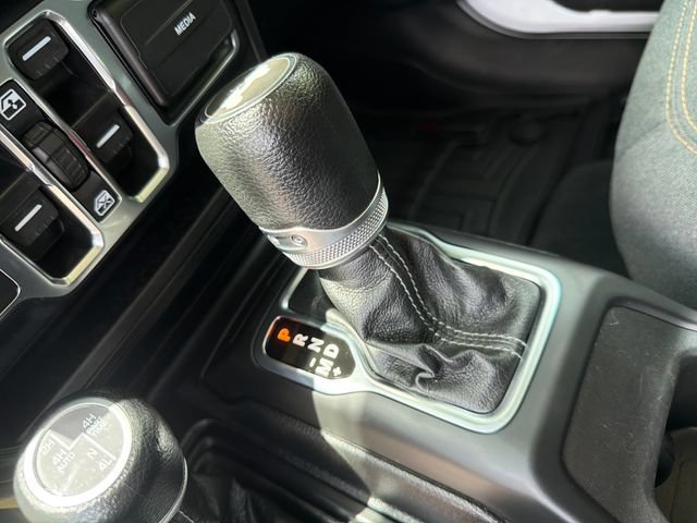 Used 2024 Jeep Wrangler Unlimited AWD/4WD image 24