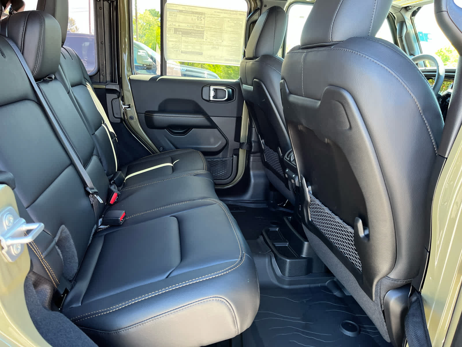New 2026 Jeep Wrangler Unlimited Sahara AWD/4WD image 32