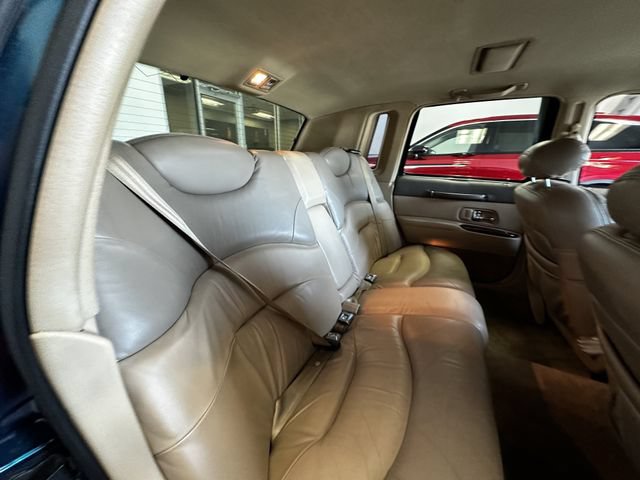 Used 1997 Lincoln Town Car Signature RWD image 34