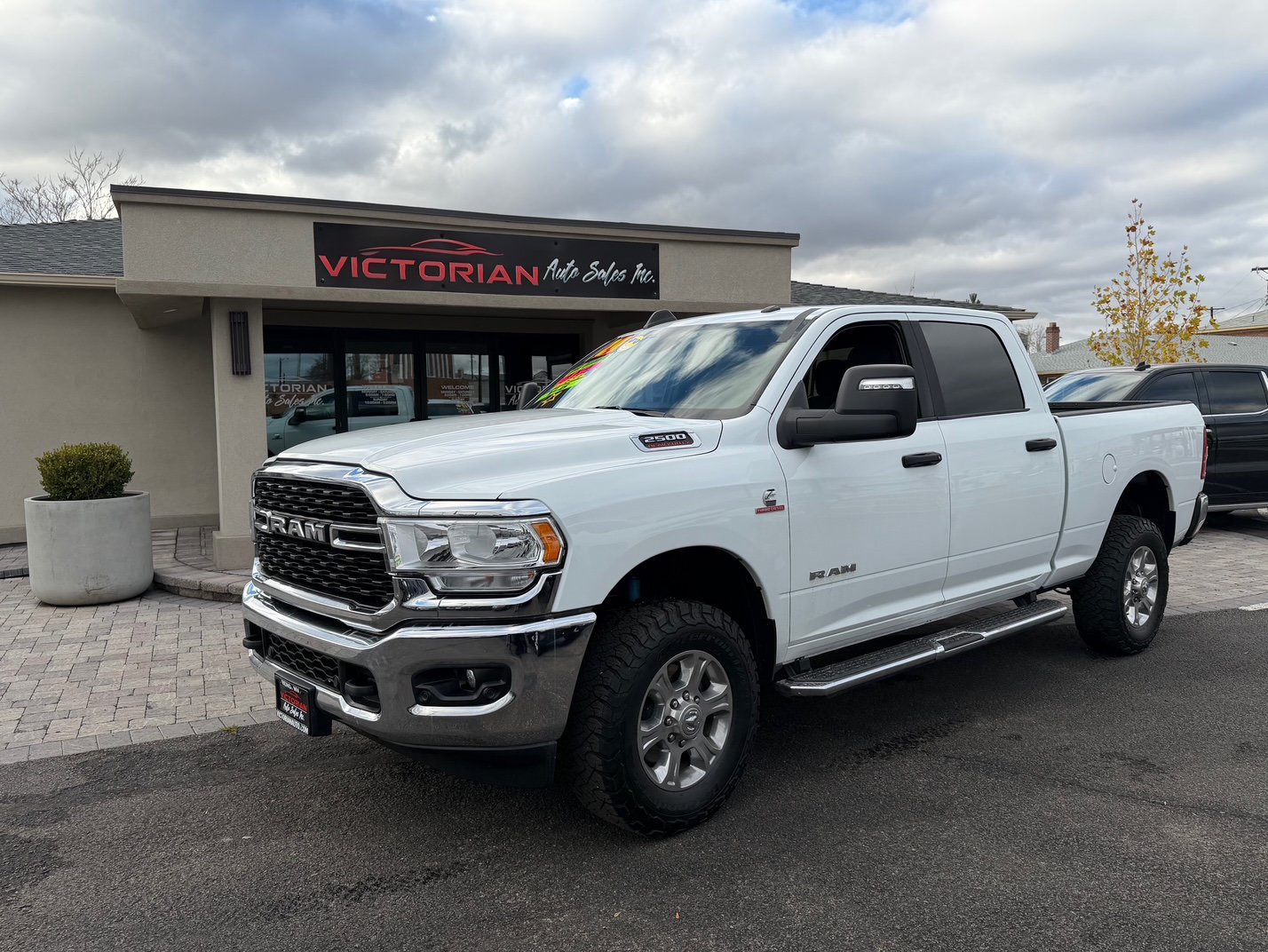 Used 2024 RAM 2500 Big Horn w/ Off Road Package AWD/4WD image 1