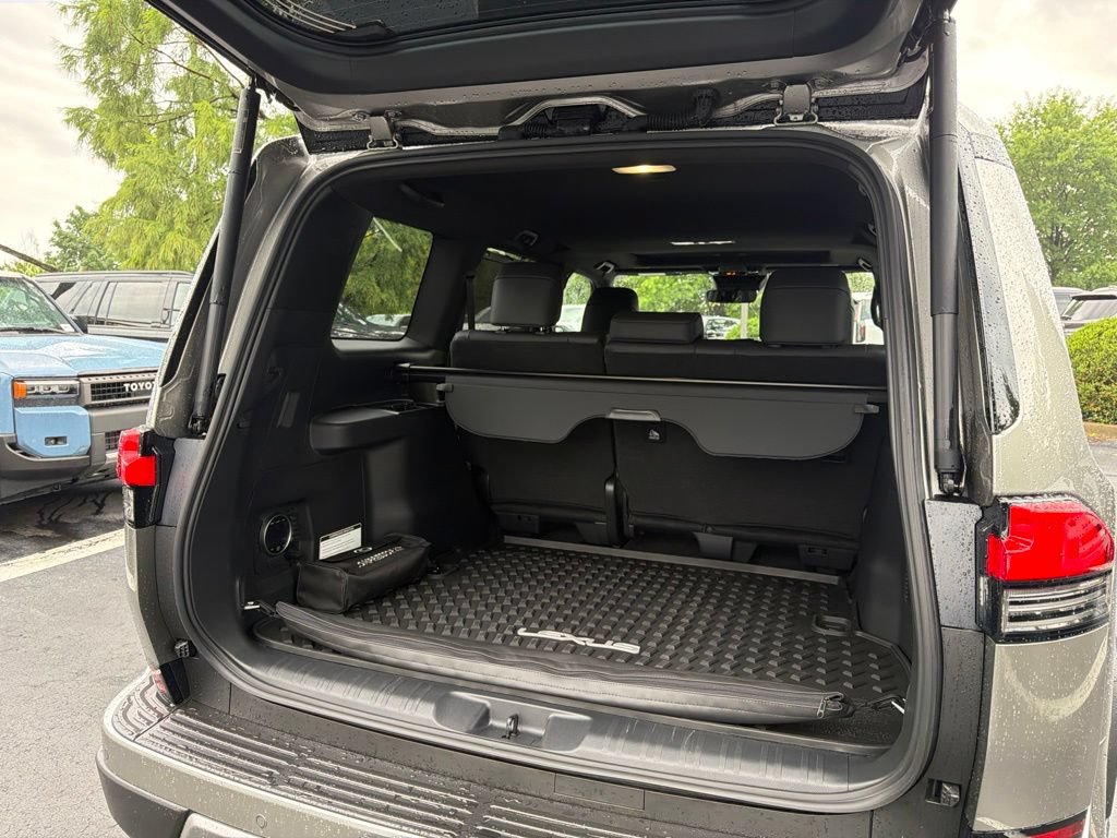 Used 2026 Lexus GX 550 AWD/4WD image 18
