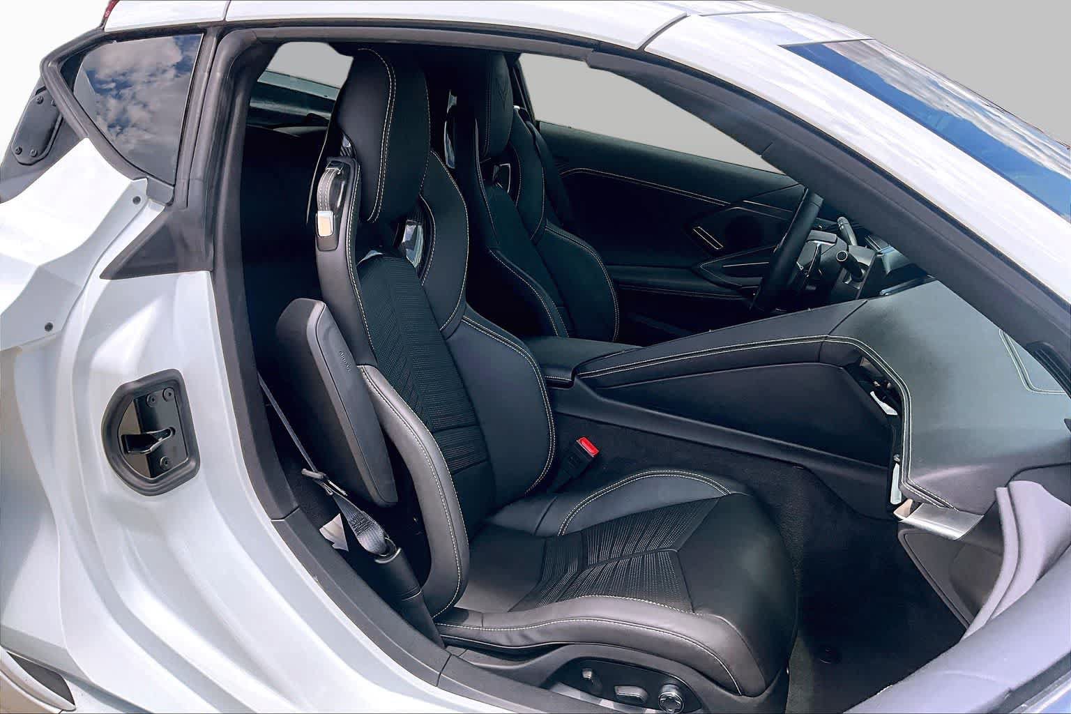 Used 2024 Chevrolet Corvette Z06 RWD image 8