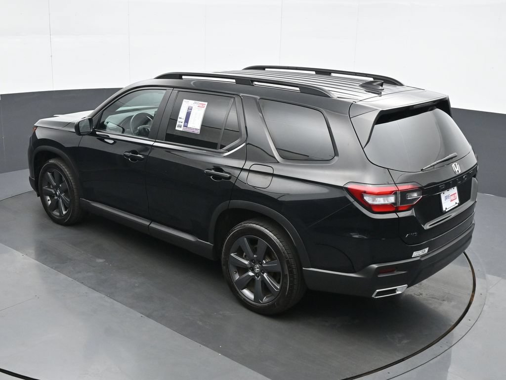Used 2025 Honda Pilot Sport image 20