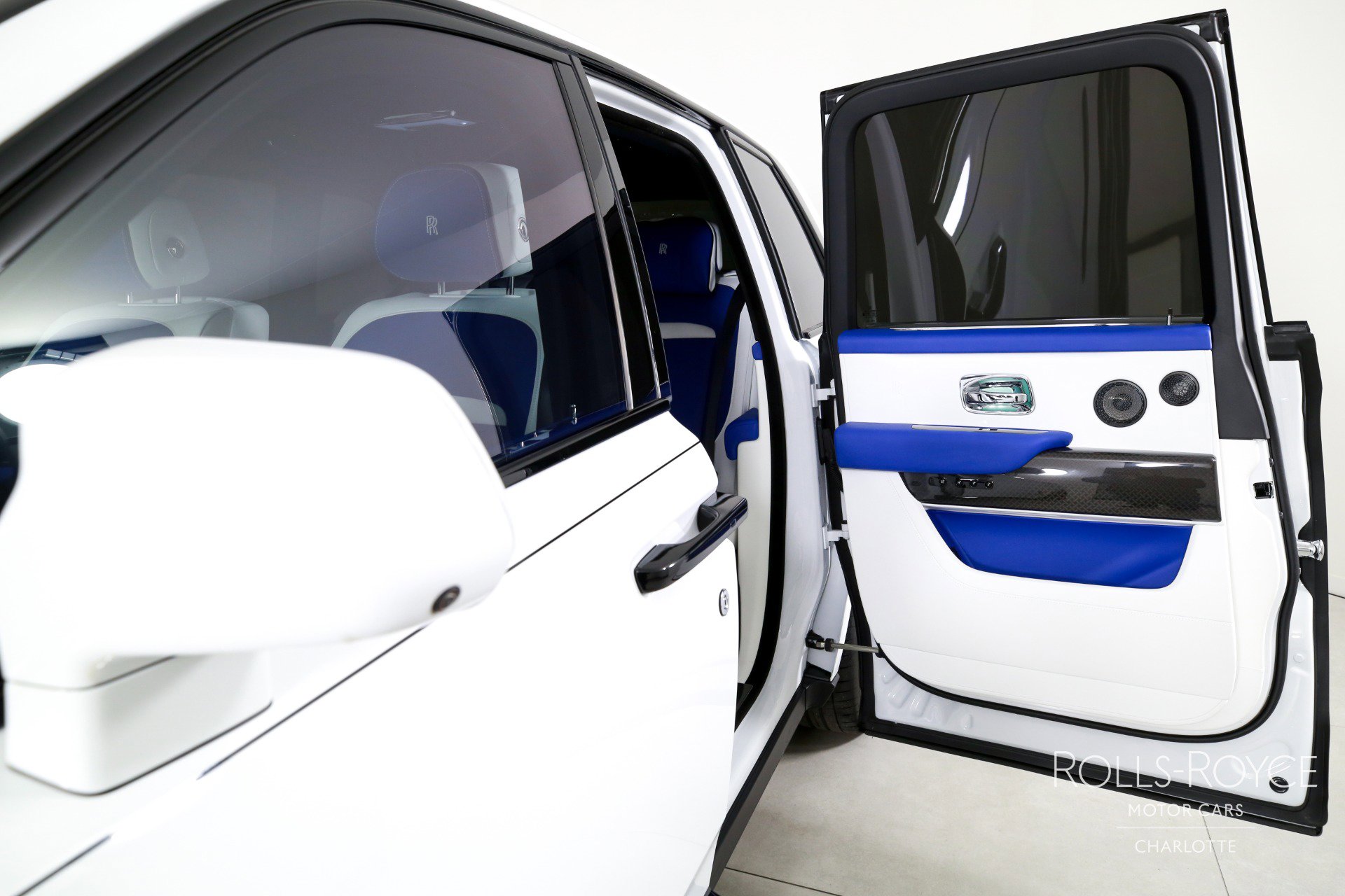 Used 2023 Rolls-Royce Cullinan Black Badge w/ Driver's Package image 17