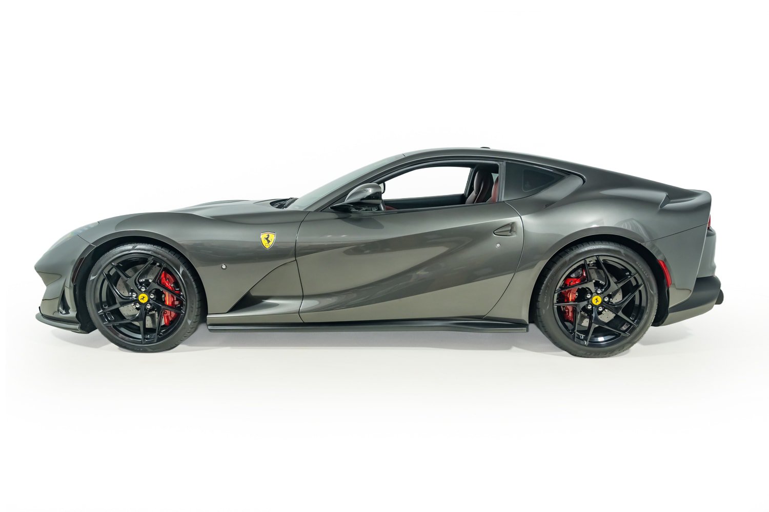 Certified 2019 Ferrari 812 Superfast RWD image 3