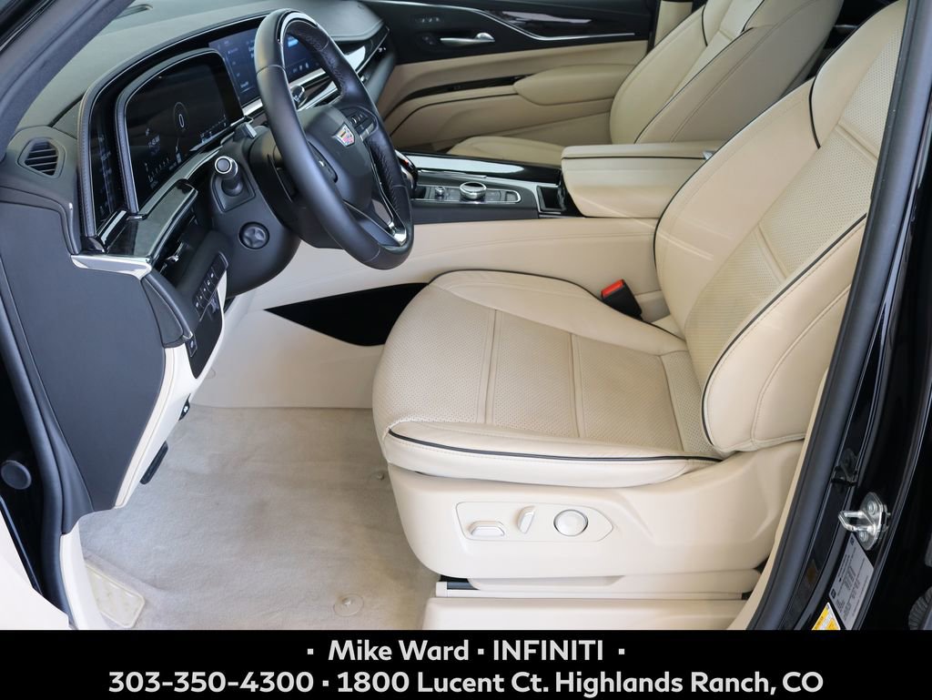 Used 2024 Cadillac Escalade Premium Luxury AWD/4WD image 6