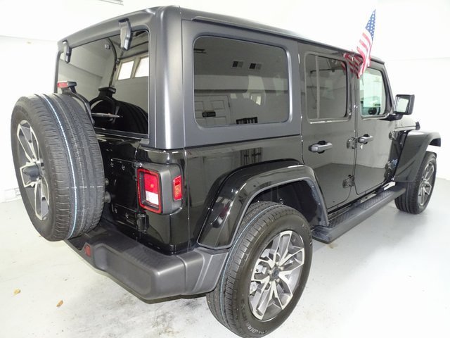 Certified 2024 Jeep Wrangler Unlimited w/ Convenience Group AWD/4WD image 20