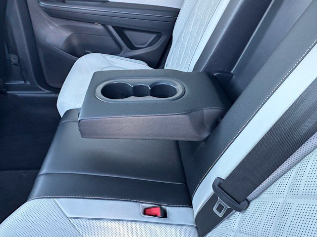 Certified 2024 Volkswagen Atlas Cross Sport SEL Premium R-Line AWD/4WD image 30