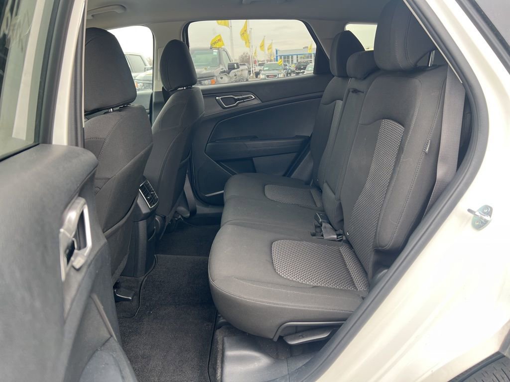Used 2025 Kia Sportage LX image 29