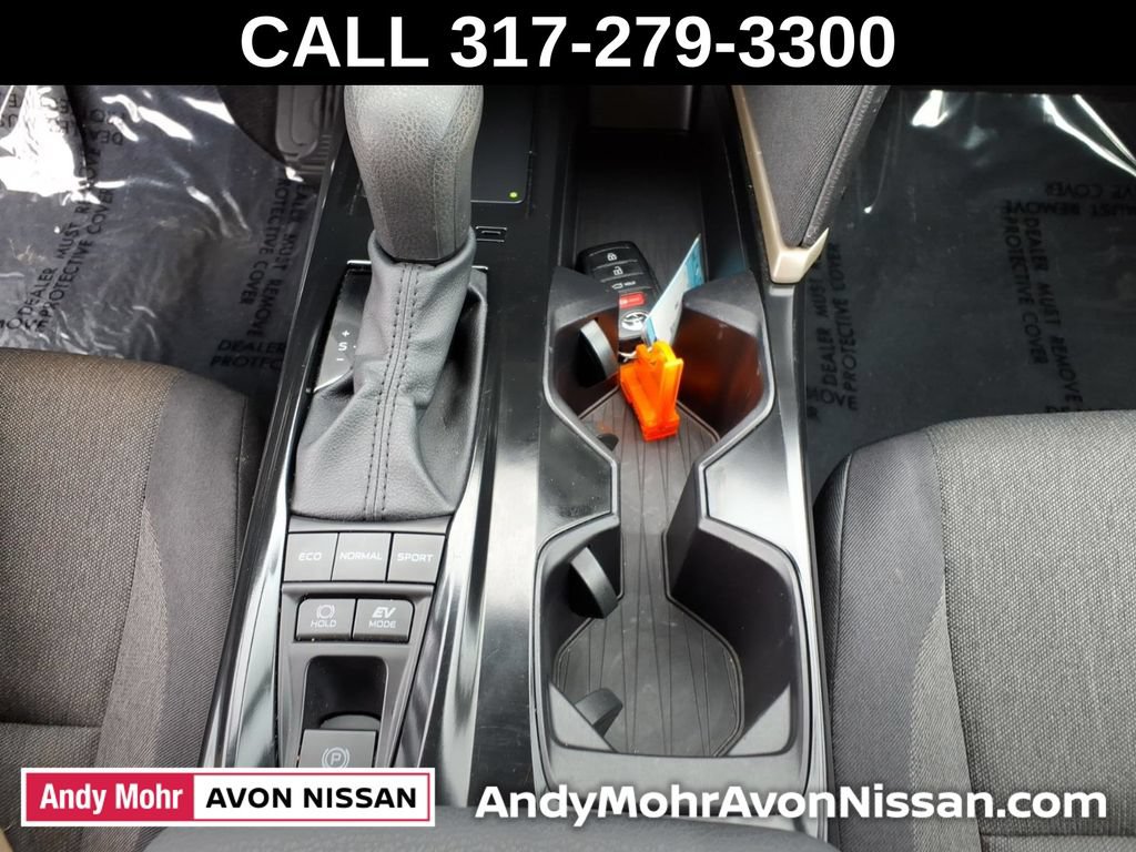 Used 2025 Toyota Camry LE FWD image 33