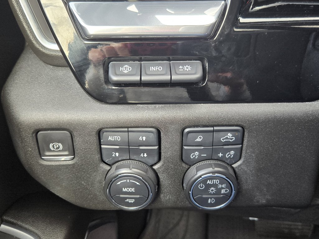 Used 2024 Chevrolet Silverado 3500 High Country w/ High Country Premium Package image 19