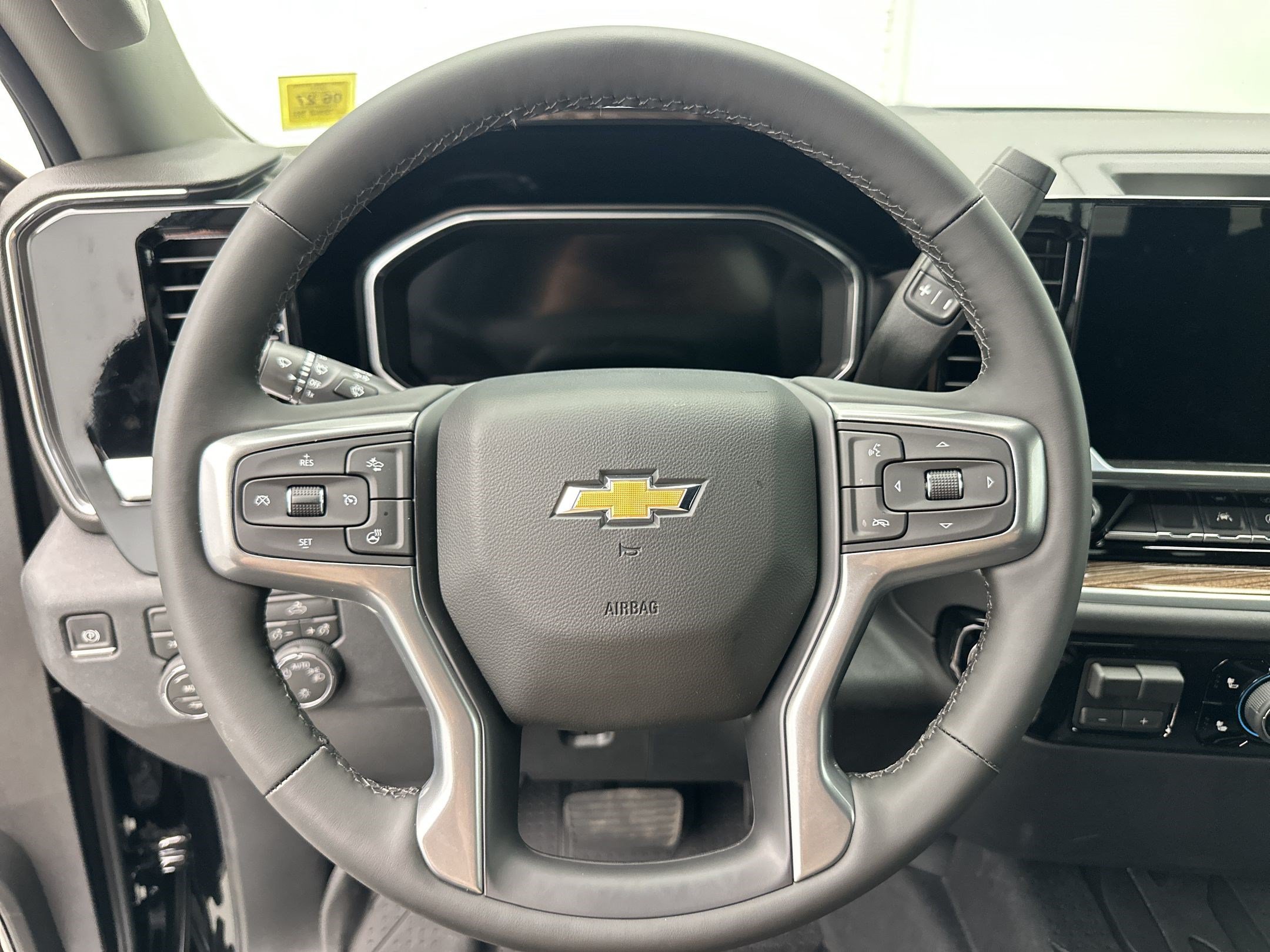 New 2026 Chevrolet Silverado 1500 LT w/ Leather Package AWD/4WD image 11