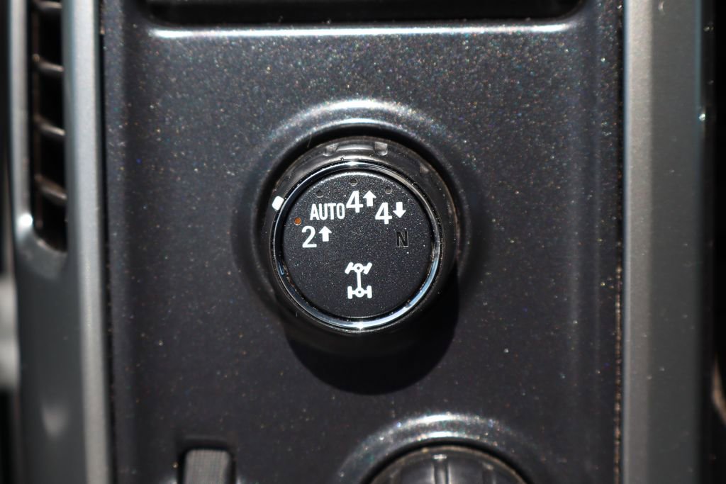 Used 2017 Chevrolet Silverado 1500 LT w/ All Star Edition AWD/4WD image 24