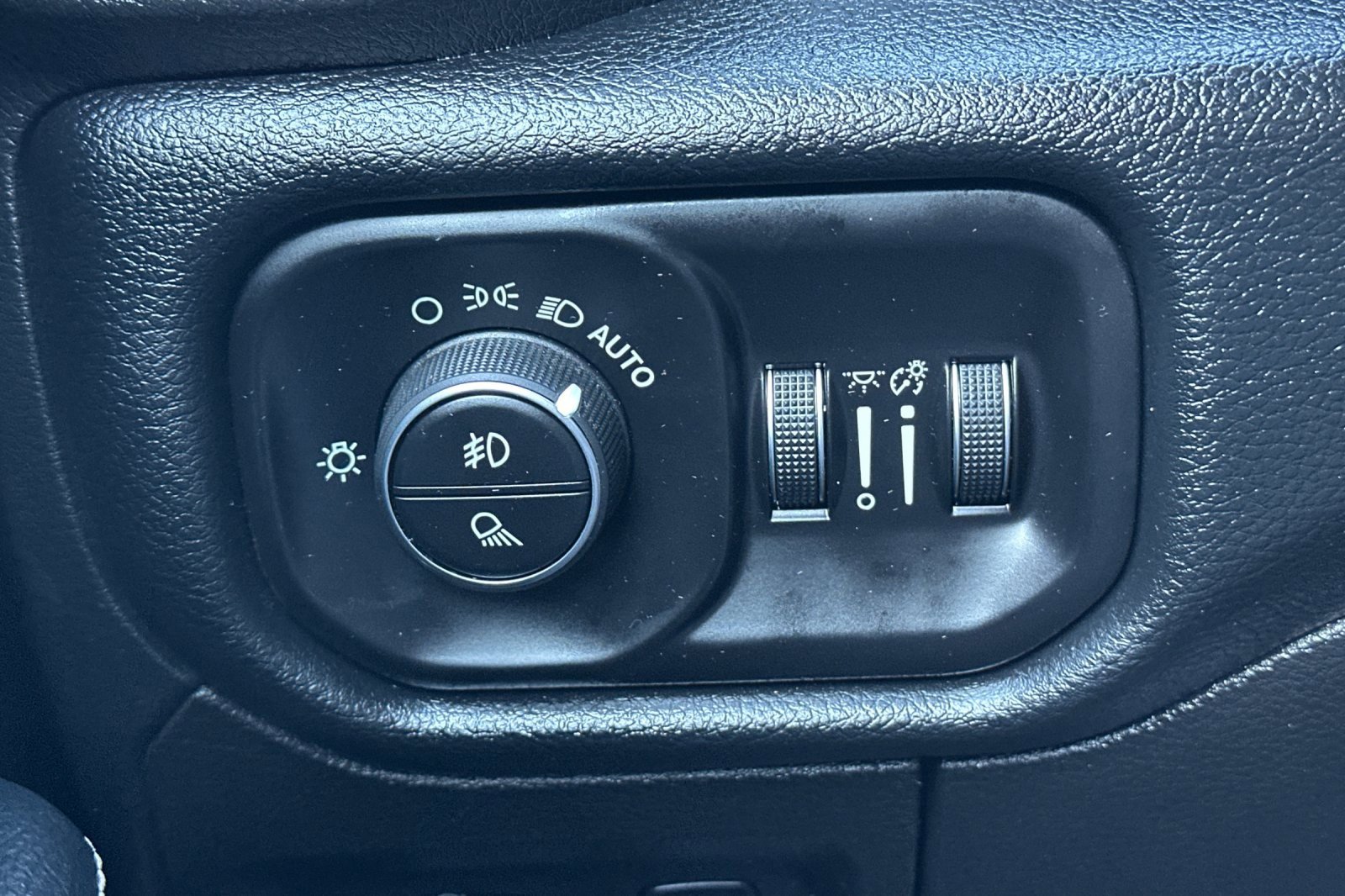 Used 2021 RAM 1500 Laramie image 30