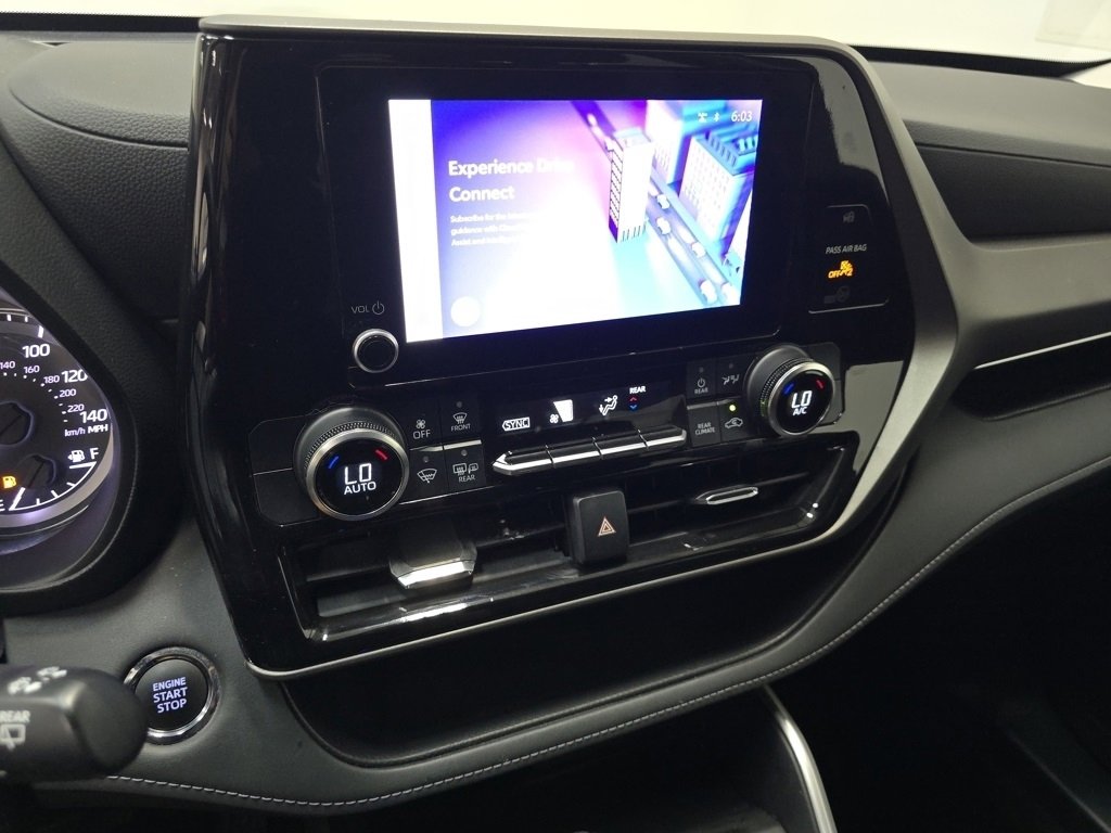 Certified 2023 Toyota Highlander L image 29