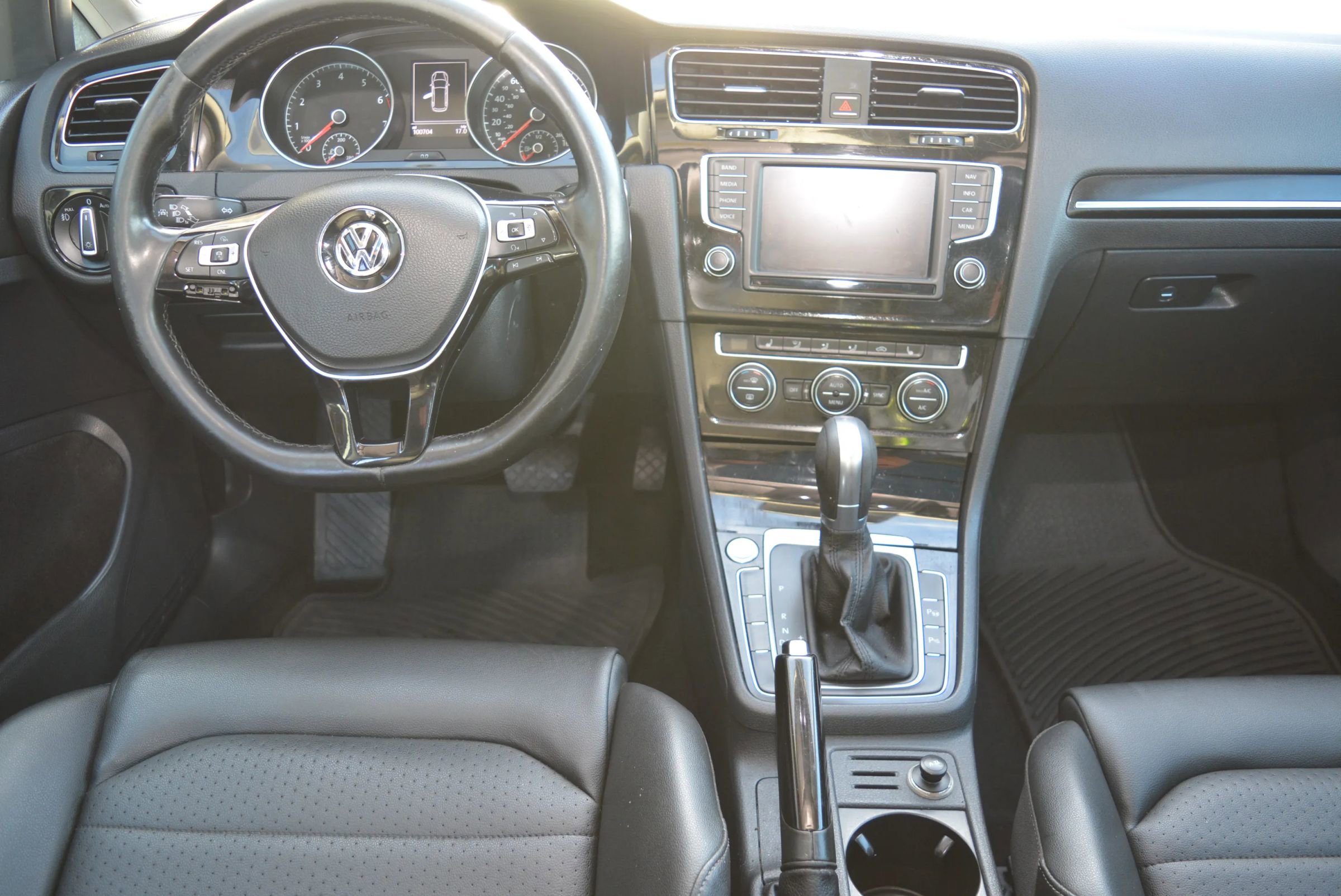Used 2016 Volkswagen Golf SEL image 14