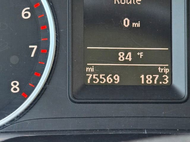 Used 2015 Volkswagen Tiguan SEL image 28