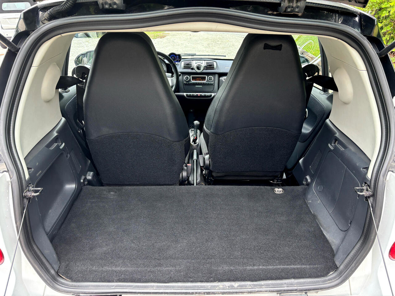 Used 2015 smart fortwo pure image 12