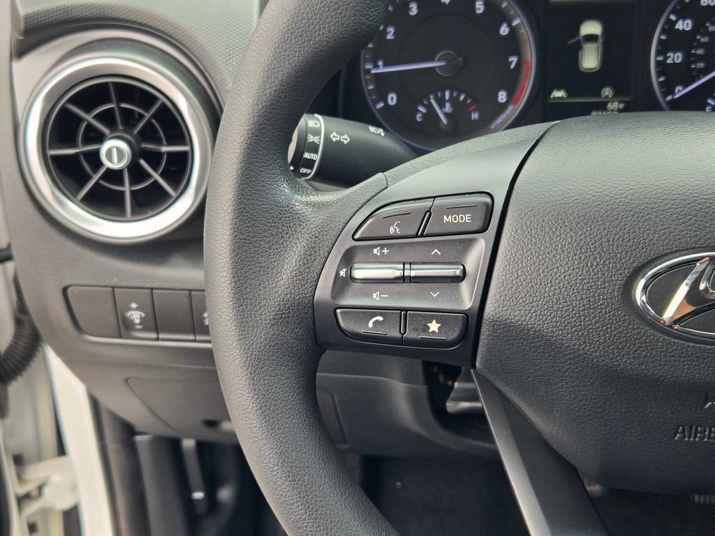 Used 2022 Hyundai Kona SE AWD/4WD image 35