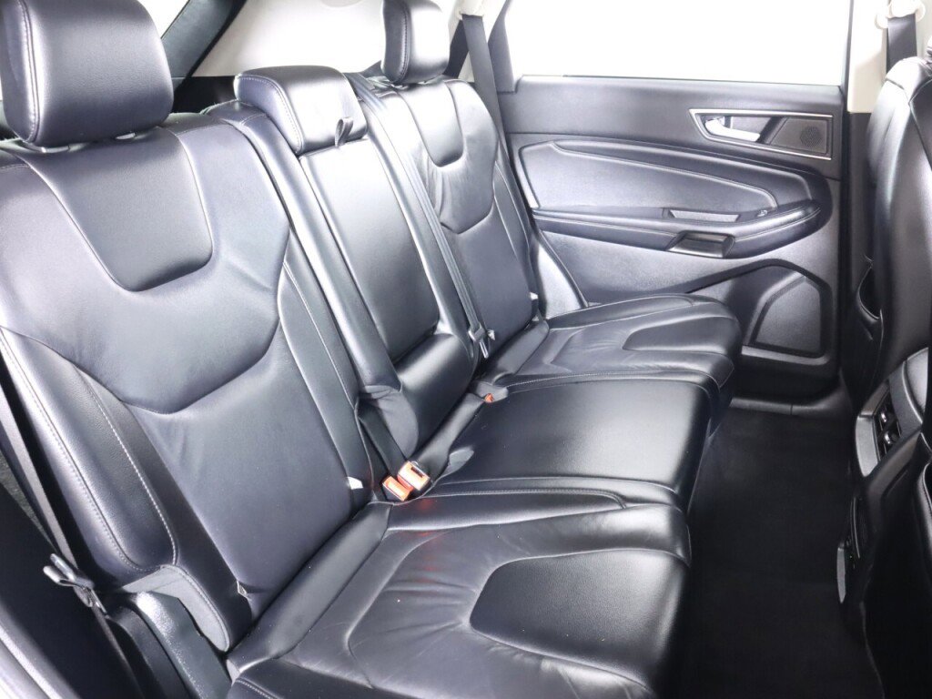 Used 2022 Ford Edge Titanium image 39