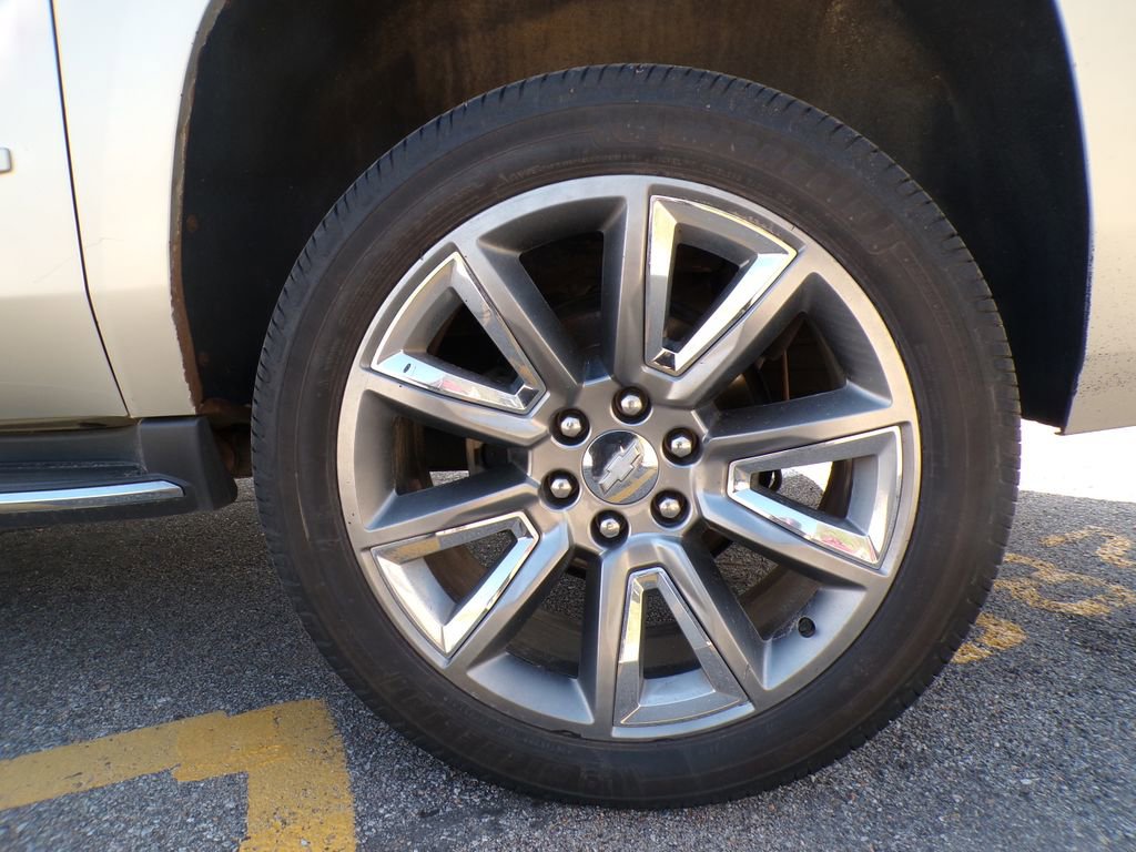 Used 2017 Chevrolet Suburban Premier AWD/4WD image 23