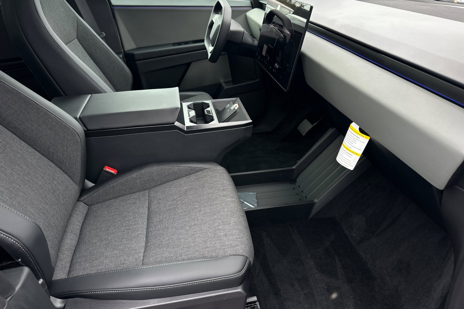 Used 2026 Tesla Cybertruck 2WD Crew Cab image 15