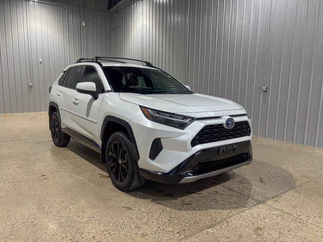 Used 2023 Toyota RAV4 SE image 8