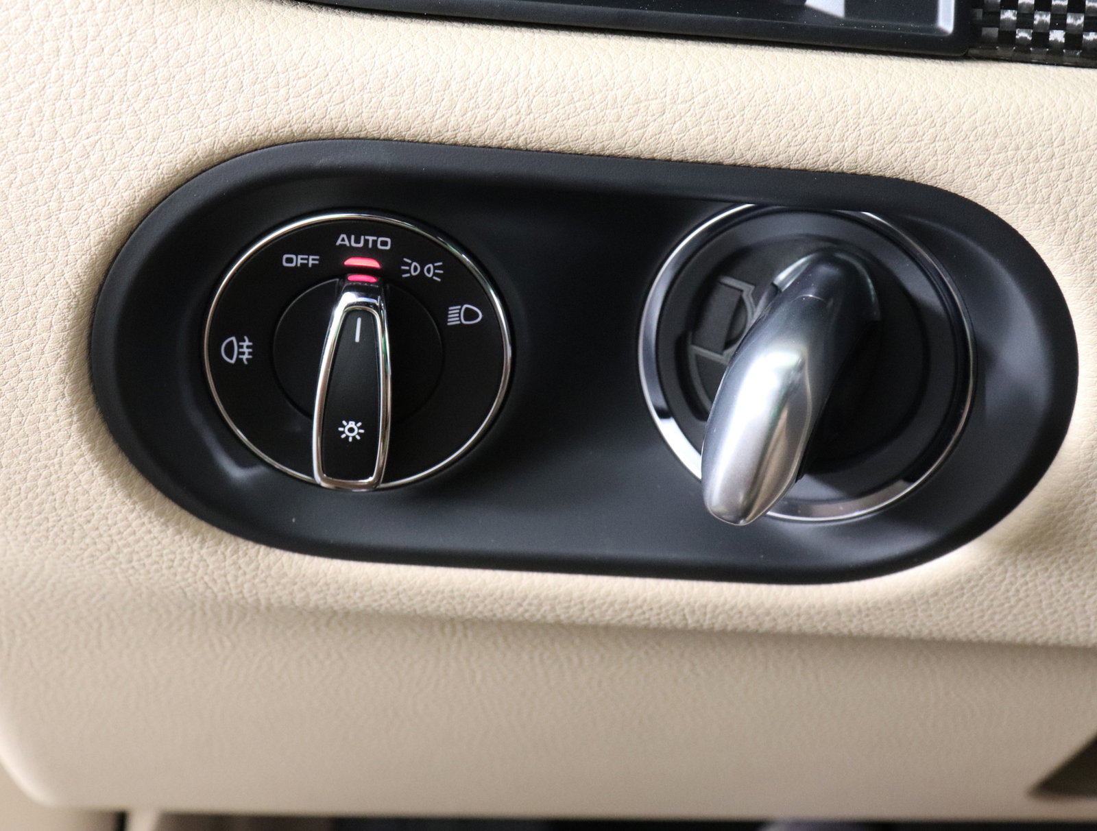 Used 2025 Porsche Macan image 34