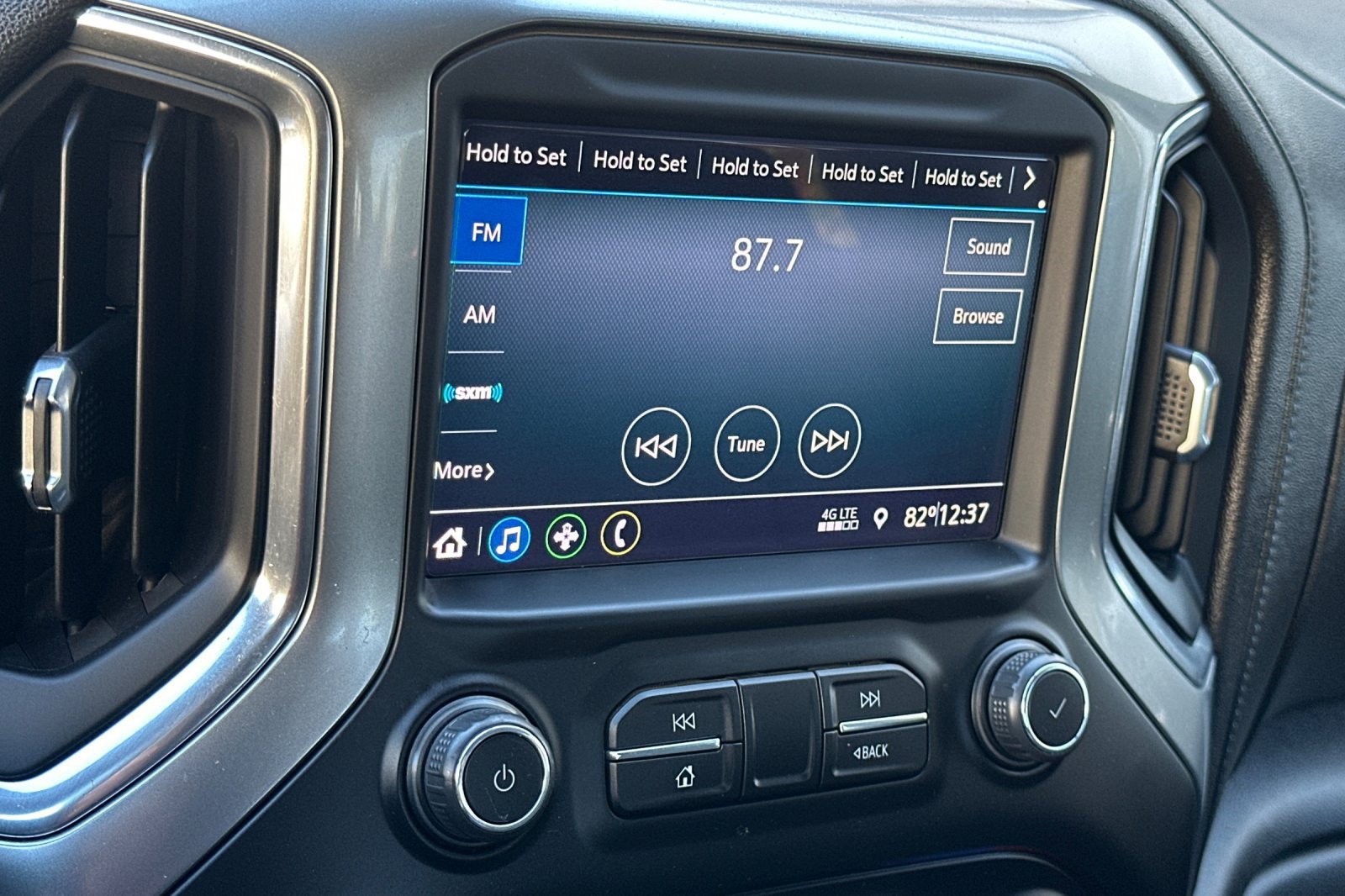 Used 2022 Chevrolet Silverado 1500 LT w/ Z71 Off-Road Package AWD/4WD image 19
