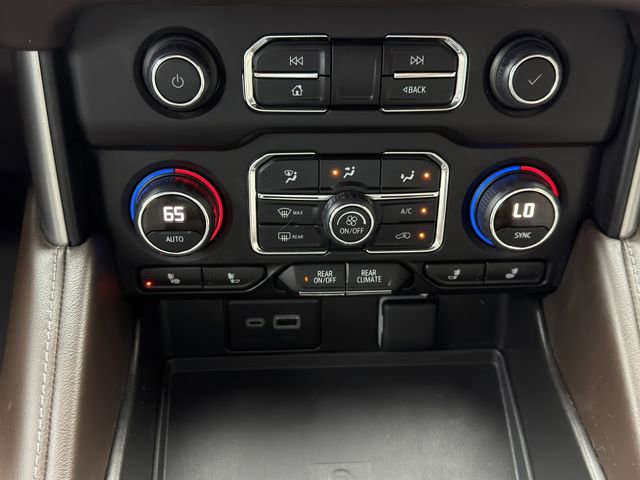 Used 2024 Chevrolet Tahoe Z71 w/ Luxury Package AWD/4WD image 24