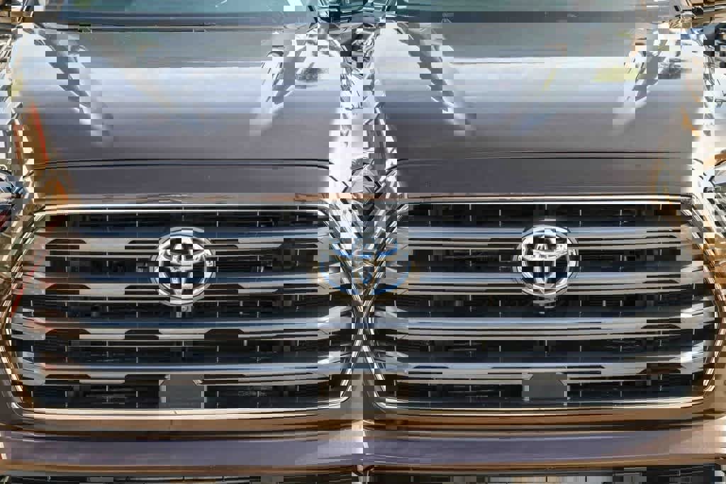 Used 2023 Toyota Sequoia Limited image 5