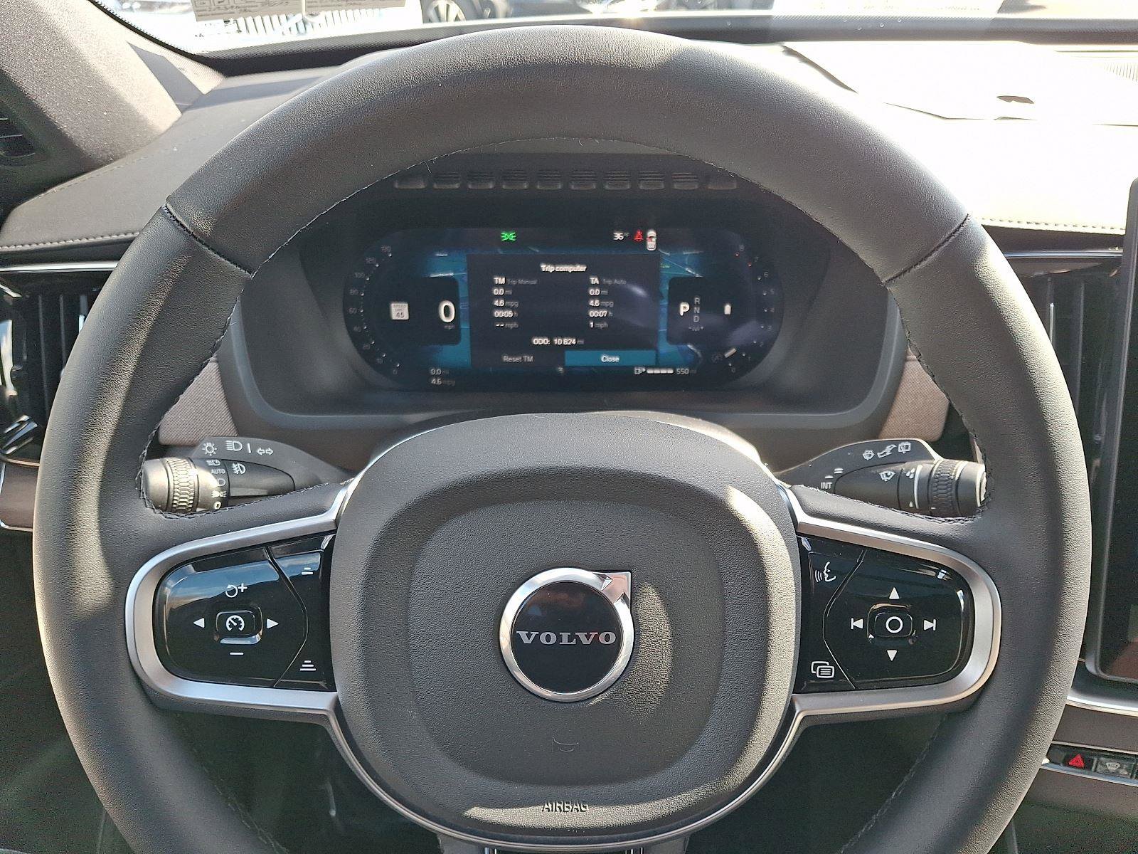 Certified 2025 Volvo XC90 B5 Plus image 22