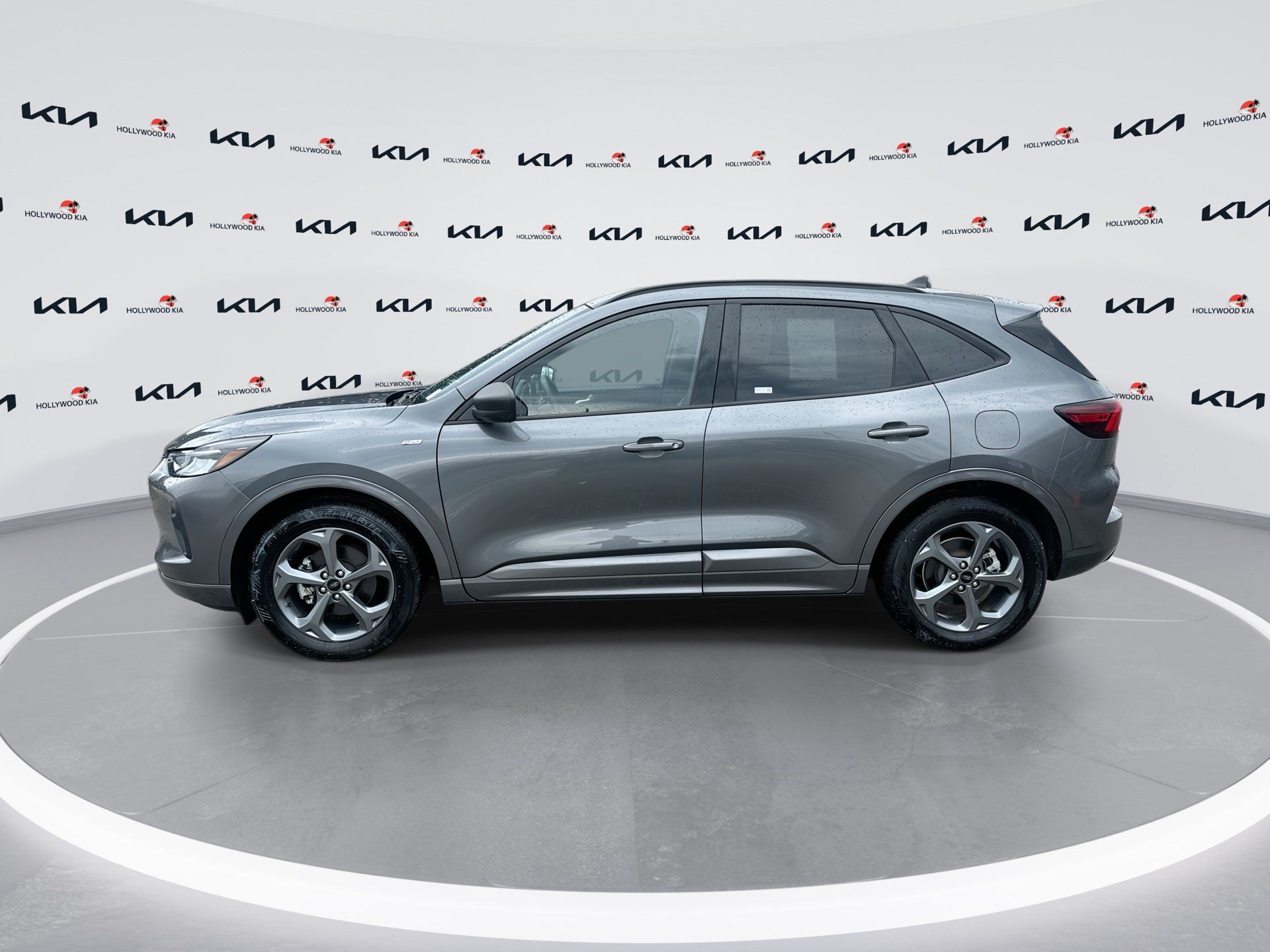Used 2023 Ford Escape ST-Line FWD image 5