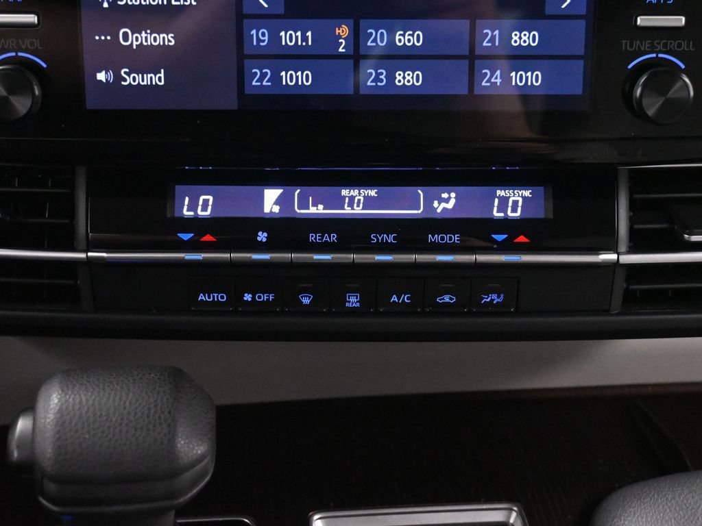 Used 2022 Toyota Sienna LE FWD image 31