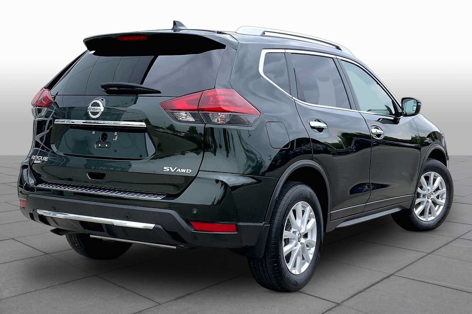 Used 2019 Nissan Rogue SV AWD/4WD image 13
