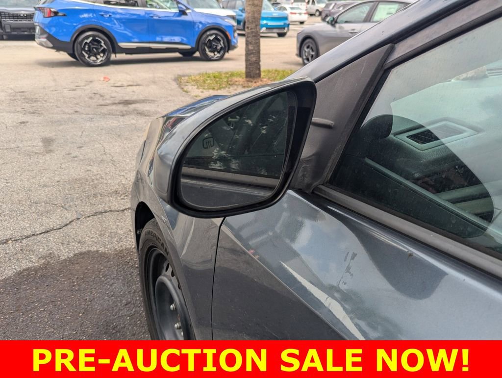 Used 2014 Toyota Corolla LE FWD image 20